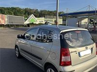 Usado Kia Picanto LX 61 CV (44 kW) 2006 Gris / plata Utilitario