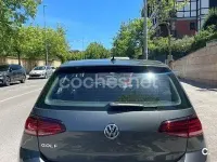Usado VW Golf VII Sportline 125 CV (91 kW) 2018 Gris / plata Berlina