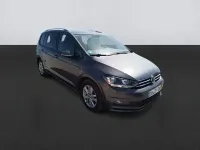 Usado VW Touran Advance 150 CV (110 kW) 2019 Gris / plata Monovolumen