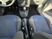 Usado Ford Fiesta Trend 80 CV (58 kW) 2002 Gris / plata Utilitario