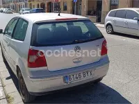 Usado VW Polo Highline 100 CV (73 kW) 2002 Gris / plata Utilitario
