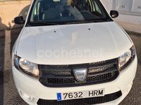 Usado Dacia Sandero Lauréate 90 CV (66 kW) 2013 Blanco Berlina