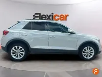 Usado VW T-Roc Life 150 CV (110 kW) 2023 Beige SUV