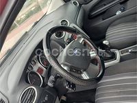 Usado Ford Focus Ghia 115 CV (84 kW) 2008 Granate Berlina