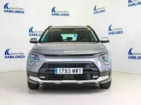 Usado Kia Niro 129 CV (94 kW) 2024 Gris / plata SUV