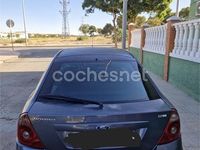 Usado Ford Mondeo Ambiente 115 CV (84 kW) 2004 Gris / plata Berlina