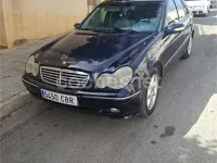 Usado Mercedes C270 Elegance 170 CV (125 kW) 2002 Azul Berlina