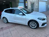 Usado BMW 118 140 CV (102 kW) 2020 Blanco Berlina
