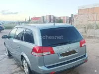 Usado Opel Vectra Elegance 120 CV (88 kW) 2007 Gris / plata Familiar