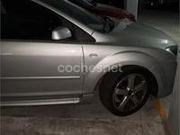 Usado Ford Focus Sport 115 CV (84 kW) 2006 Gris / plata Berlina