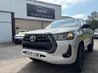 Usado Toyota HiLux Plus 150 CV (110 kW) 2022 Blanco Pickup/Camioneta