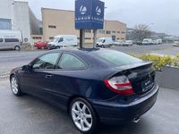 Usado Mercedes C200 163 CV (119 kW) 2007 Azul Berlina