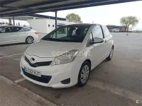 Usado Toyota Yaris Live 90 CV (66 kW) 2012 Blanco Utilitario