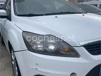 Usado Ford Focus Trend 90 CV (66 kW) 2008 Blanco Berlina