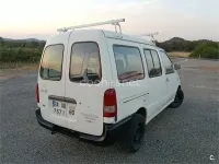 Usado Nissan Cargo 75 CV (55 kW) 1999 Blanco Familiar