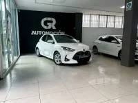 Używany Toyota Yaris Hybrid Style 116 KM (85 kW) 2023 Biały Sedan/Limuzyna