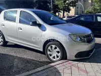 Usado Dacia Sandero Lauréate 75 CV (55 kW) 2017 Gris / plata Berlina