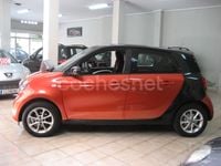 Usado Smart ForFour Passion 90 CV (66 kW) 2015 Granate Utilitario