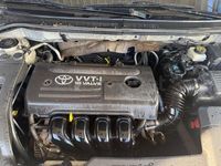 Usado Toyota Avensis Sol 129 CV (94 kW) 2005 Gris / plata Berlina