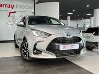 Usado Toyota Yaris Hybrid Active 116 CV (85 kW) 2023 Gris / plata Berlina