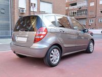 Usado Mercedes A160 Elegance 82 CV (60 kW) 2008 Plateado Utilitario