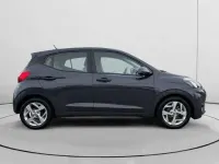 Usado Hyundai i10 67 CV (49 kW) 2022 Gris Utilitario
