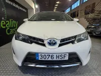Usado Toyota Auris Hybrid Active 136 CV (100 kW) 2013 Blanco Berlina