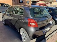 Usado Toyota Yaris 87 CV (63 kW) 2009 Gris / plata Utilitario