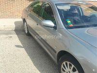 Usado Peugeot 607 160 CV (117 kW) 2001 Gris / plata Berlina
