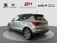 Usado Seat Arona FR 116 CV (85 kW) 2024 Gris / plata SUV