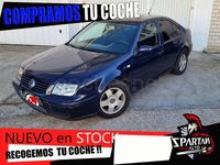 Usado VW Bora Highline 115 CV (84 kW) 2001 Azul Berlina