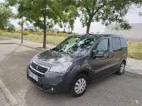 Usado Peugeot Partner Tepee Style 100 CV (73 kW) 2016 Gris / plata Monovolumen