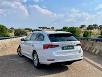 Usado Skoda Octavia Ambition 115 CV (84 kW) 2022 Blanco Familiar