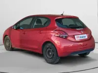 Usado Peugeot 208 Signature Sky 83 CV (61 kW) 2018 Rojo Utilitario