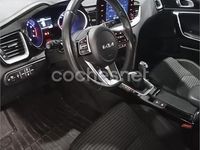 Usado Kia Ceed 120 CV (88 kW) 2023 Gris / plata Utilitario