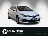 Usado Toyota Auris Hybrid Active 136 CV (100 kW) 2019 Blanco Berlina