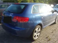 Usado Audi A3 Ambiente 102 CV (75 kW) 2005 Azul Utilitario