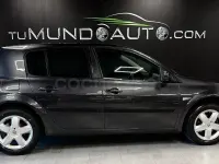 Usado Renault Mégane Extreme 105 CV (77 kW) 2008 Gris / plata Berlina