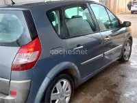 Usado Renault Scenic E-Tech Dynamique 105 CV (77 kW) 2006 Gris / plata Monovolumen
