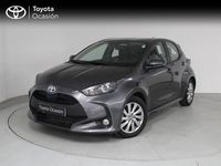 Usado Toyota Yaris Hybrid Active 116 CV (85 kW) 2024 Gris / plata Berlina