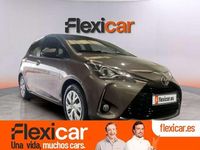 Usado Toyota Yaris Hybrid Active 99 CV (72 kW) 2022 Marrón Utilitario