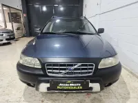 Usado Volvo XC70 Momentum 185 CV (136 kW) 2005 Azul Familiar