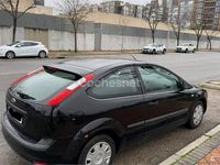Usado Ford Focus Trend 100 CV (73 kW) 2005 Negro Berlina