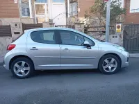 Usado Peugeot 207 Active 92 CV (67 kW) 2012 Gris / plata Berlina