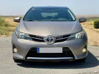 Usado Toyota Auris Advance 126 CV (92 kW) 2013 Gris / plata Berlina