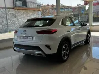 Usado Kia XCeed 120 CV (88 kW) 2021 Blanco SUV