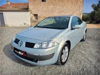 Usado Renault Mégane Cabriolet Dynamique 136 CV (100 kW) 2005 Gris / plata Descapotable