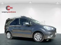 Usado Ford Tourneo Courier Sport 100 CV (73 kW) 2020 Gris / plata Monovolumen