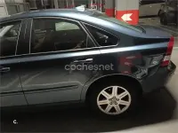 Usado Volvo S40 Kinetic 140 CV (102 kW) 2006 Gris / plata Berlina