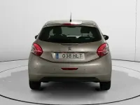 Usado Peugeot 208 Active 82 CV (60 kW) 2012 Beige Utilitario